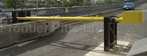 Barrière de parking - PAS 68 | Manual Drop Arm Barrier - Frontier-Pitts - levante
