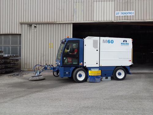Balayeuse diesel - Macroclean M60 - RCM S.p.A. - de voirie