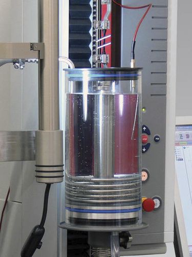 Réservoir chauffant - ZwickRoell GmbH & Co. KG - pour machine d'essai de matériaux / vertical