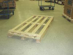 Palette en bois - Nefab - ISO / industrielle