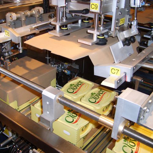 Machine de pose de couvercle automatique - Jefferson Smurfit Group - pour l'industrie agroalimentaire