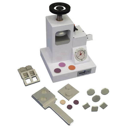 Moulage par compression pour la cosmétique - PP.20 - Tecnicoll Srl