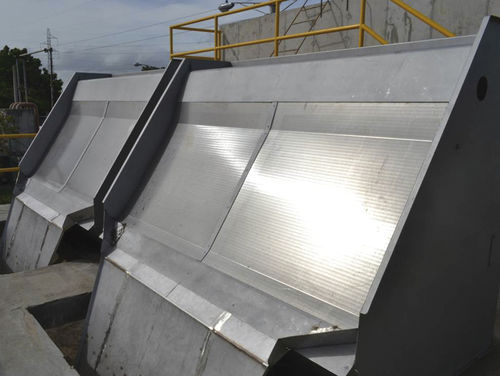 Crible pour traitement des eaux usées - HIDROYEC ® - ESTRUAGUA - statique / solides/liquides