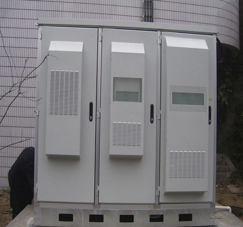 Armoire porte-batterie - shenzhen SORO Electronics Co.,Ltd - sur pieds / en métal / d'extérieur