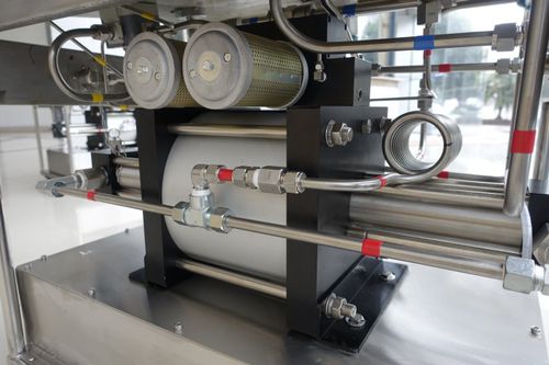Pompe d'injection - Wingoil - à piston / pour produits chimiques / actionnée par air