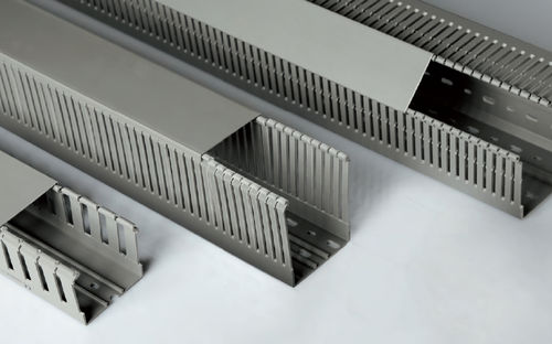 Conduit Câblage PVC Gris Avec Couvercle - 40x40 Mm, Homologation Industrielle, Ignifuge UL94-V0, Pour Armoires électriques, Machines