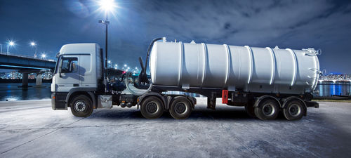 Camion-citerne aspirateur vidangeur - EMS Machinery