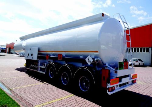 Camion-citerne des carburants - EMS Machinery