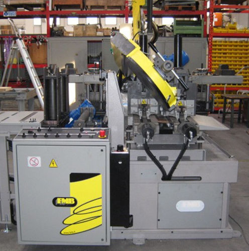 Scie à ruban - Pegasus DS - FMB - pour tubes / semi-automatique / avec convoyeur à rouleaux