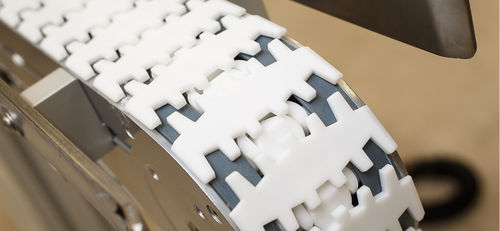 Chaîne de convoyage en acier - modular automation GmbH - à charnières / flexible / de grandes dimensions