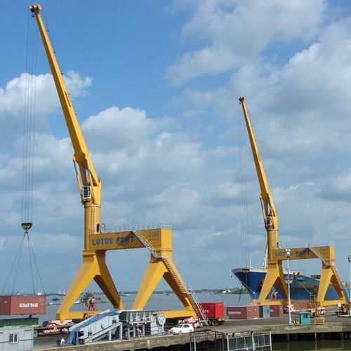 Grue sur rail - TCC 230 - Liebherr Cranes - à flèche relevable / portuaire / de manutention