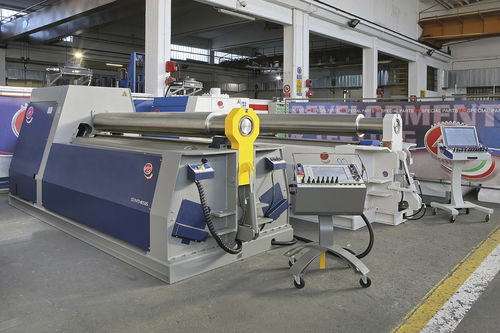 Rouleuse à 4 rouleaux - M2528D/S - MG S.R.L. - hydraulique / 2 vitesses / avec panneau de contrôle mobile
