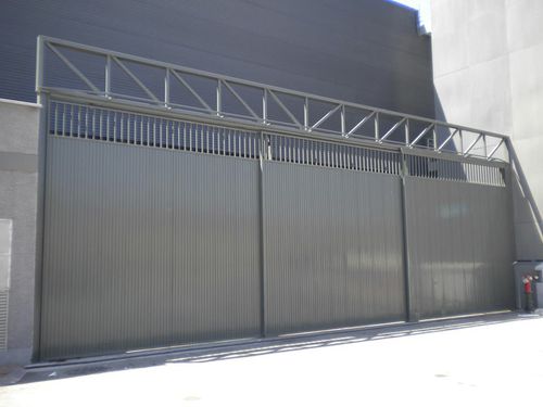 Porte multi-lames - Talleres Alfa Torres - en métal / industrielle / pour l'intérieur