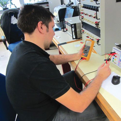 Équipement de calibration pour instruments de mesure électrique - KONCAR - Electrical Engineering Institute Inc. - de courant / de tension / de puissance