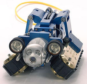 Robot d'inspection à chenilles - Versatrax 150™ - Inuktun InCommand Robotics LLC - étanche / à grand rayon d'action / modulaire