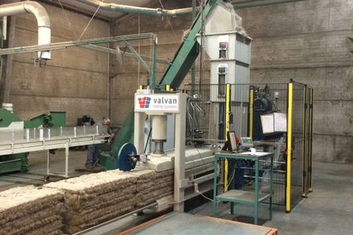 Presse à balles horizontale - CS - Valvan Baling Systems NV - à chargement par le haut / à canal / pour plastique