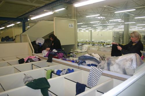 Système de tri automatique - Valvan Baling Systems NV - pour textiles / de cartons / à plateaux divisés
