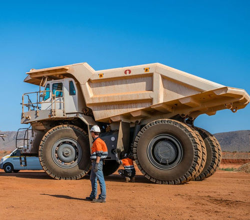 Tombereau rigide - T 236 - Liebherr Excavators - diesel / pour mines et carrières