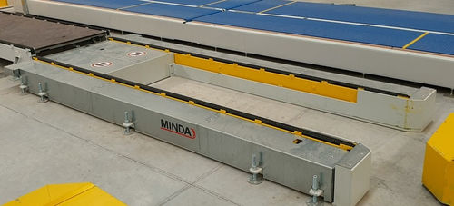Convoyeur à chaînes - MINDA Industrieanlagen GmbH - horizontal / de transport / de transfert
