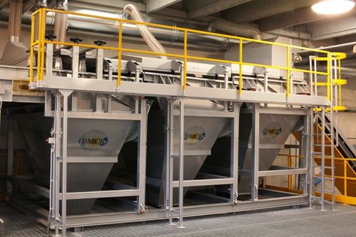 Crible à criblage sec - BMCR SRL - pour le recyclage / vibrant / pour produits en vrac