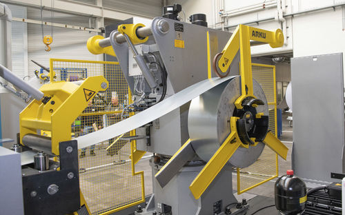 Ligne d'alimentation de presse pour profilage - ARKU Maschinenbau GmbH