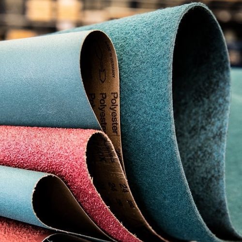 Bande abrasive non tissée - ARKU Maschinenbau GmbH - pour le métal / de finition