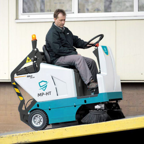 Balayeuse autoportée - MAX 10 series - MP-HT SRL - thermique / à batterie / de poussières