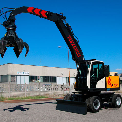 Pelle de manutention sur pneus - T207 - OFFICINA MECCANICA F.LLI TABARELLI SPA - de gasoil