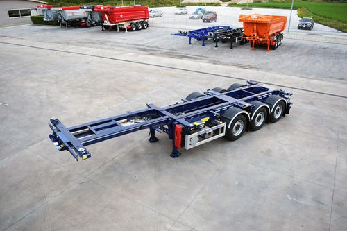 Semi-remorque à plateau - galileo - TECNOKAR TRAILERS SRL - à 3 essieux / tractée