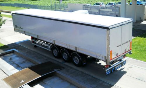 Semi-remorque benne - Libero - TECNOKAR TRAILERS SRL - à 3 essieux / tractée / polyvalente