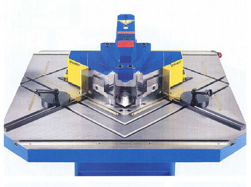 Encocheuse à angle fixe 90° - LB 13 KE - Boschert GmbH & CoKG - hydraulique