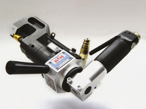 Outil manuel de clinchage pneumatique - MCU 3-30 - BTM Europe Blechverb. GmbH