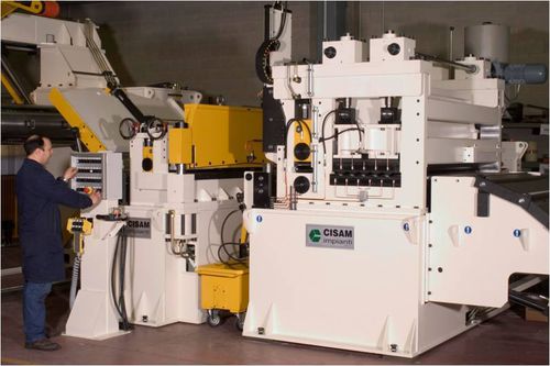 Ligne d'alimentation de presse pour acier à haute résistance - CISAM IMPIANTI s.r.l. Press Feeding Equipment - pour l'industrie automobile