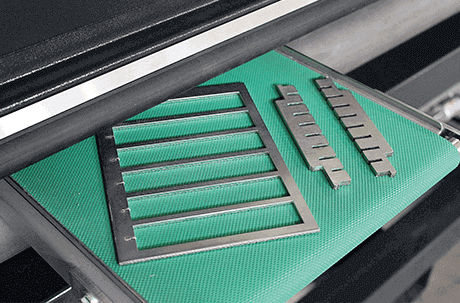 Convoyeur à bande - Wöhler Brush Tech GmbH - automatique / pour petites pièces / pour l'industrie métallurgique