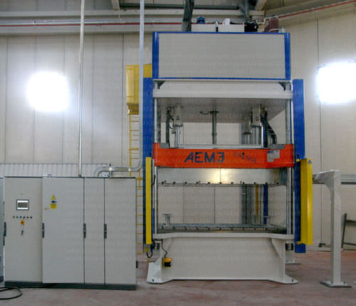 Presse hydraulique - 11013 - AEM3 S.r.l. - de forgeage / à piston ascendant / à 4 colonnes