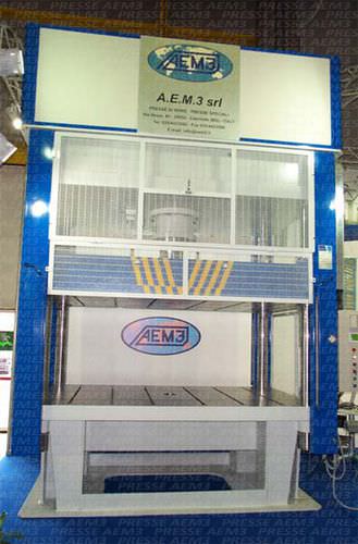 Presse hydraulique - 28004 - AEM3 S.r.l. - électronique / de découpage / pour applications automobiles