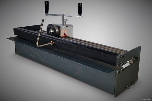 Machine d'assemblage pour jonction de bande transporteuse - Roller Lacer - Strenex