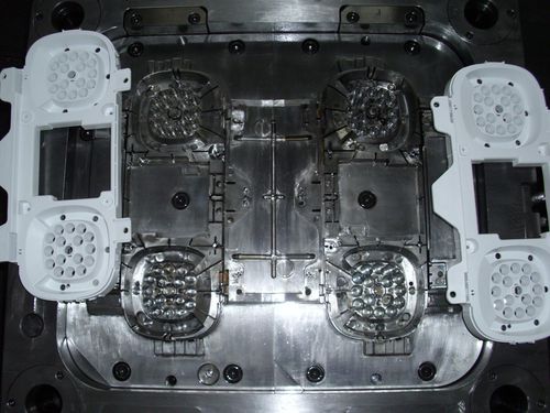 Moulage par injection mono-matière - NingBo ChenTe electronics Technologies Co.,Ltd - multimatière / thermoplastique / ABS