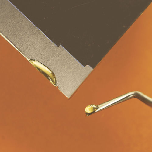 Colle à faible dégazage - Supreme 17HT - Master Bond - époxy / pour métal / pour céramique