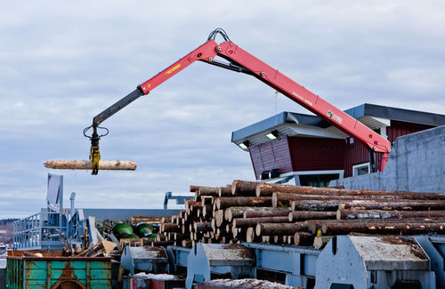 Grue forestière à flèche articulée - 2080SR, 2490S series - Hiab - sur camion