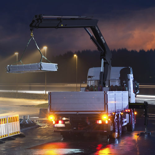 Grue montée sur camion - X- Duo 178* - Hiab - à flèche / pliable / pour applications minières
