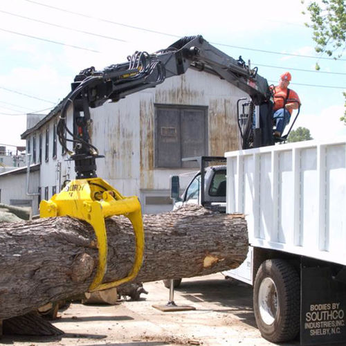 Grue forestière à flèche articulée - 82Z series - Hiab - sur camion