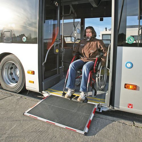 Hayon élévateur à montage latéral - MBB MEDIRAMPE - Palfinger - pour fauteuil roulant