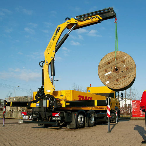 Grue de chargement - PK 23500 - Palfinger - montée sur camion / télescopique / articulée