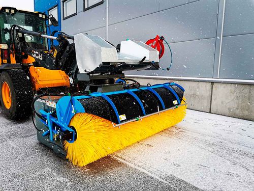 Balayeuse pour véhicule porteur - Circulus - Snowek Trombia - The future of road sweepingwww.snowek.fi - hydraulique / de feuilles