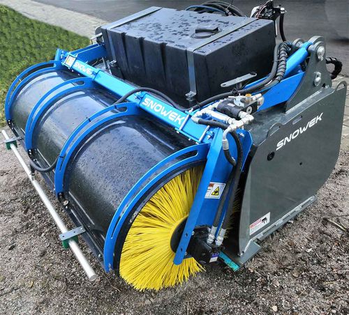 Balayeuse pour tracteur - H series - Snowek Trombia - The future of road sweepingwww.snowek.fi - pour chargeuse compacte / pour chargeuse / hydraulique