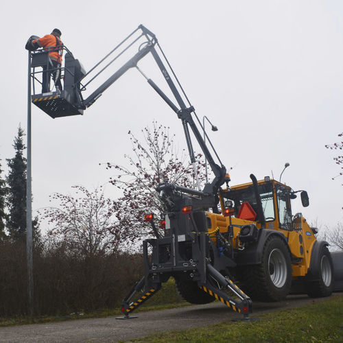 Plateforme élévatrice sur camion - Vilakone Oy - hydraulique / pour usage extérieur