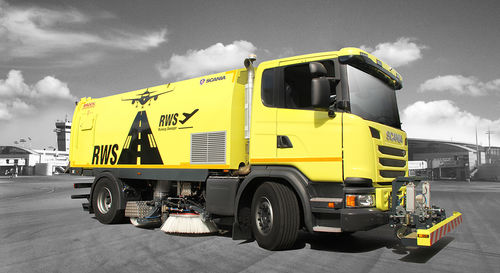 Balayeuse sur camion - RWS - BROCK Kehrtechnik GmbH - diesel / de voirie