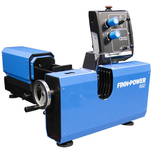 Machine de préassemblage de raccords sur flexibles - IM2 - Lillbacka Finn-Power