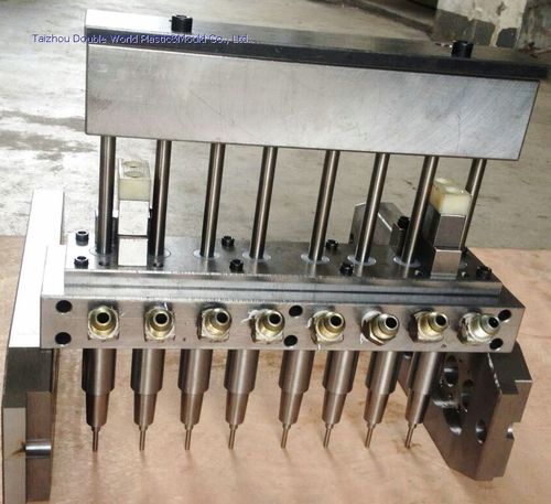 Moule d'injection-soufflage multi-empreintes - DDW-IBM-4 - Taizhou Double World Plastic&Mould Co., Ltd. - pour l'industrie de l'emballage